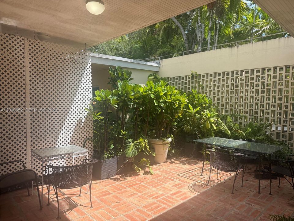 For Rent: $6,900 (3 beds, 3 baths, 3274 Square Feet)