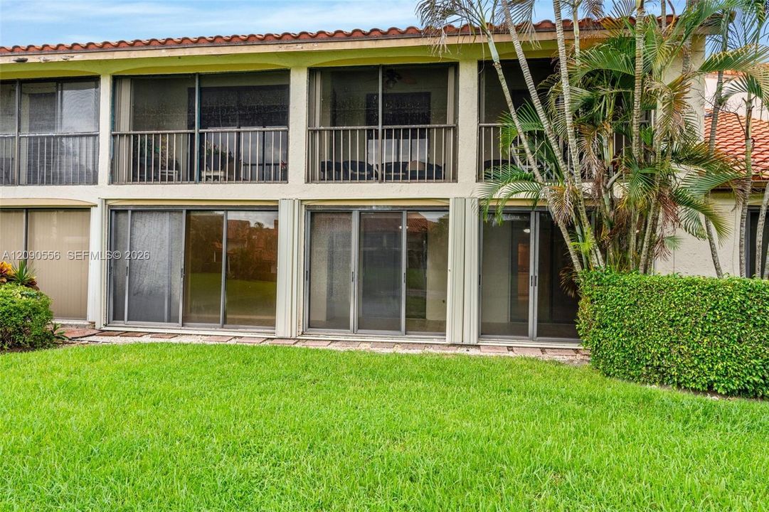For Sale: $419,900 (2 beds, 2 baths, 1300 Square Feet)