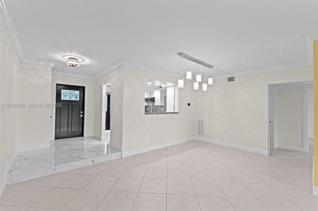 For Sale: $419,900 (2 beds, 2 baths, 1300 Square Feet)