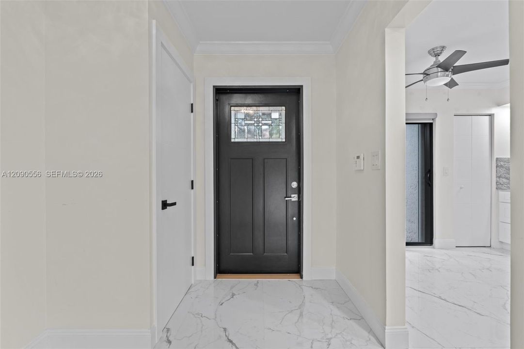 For Sale: $419,900 (2 beds, 2 baths, 1300 Square Feet)