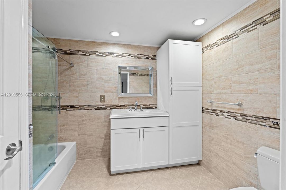 For Sale: $419,900 (2 beds, 2 baths, 1300 Square Feet)
