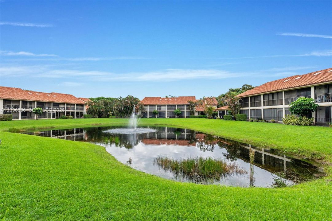 For Sale: $419,900 (2 beds, 2 baths, 1300 Square Feet)
