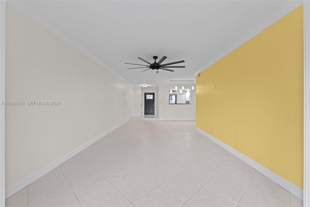 For Sale: $419,900 (2 beds, 2 baths, 1300 Square Feet)