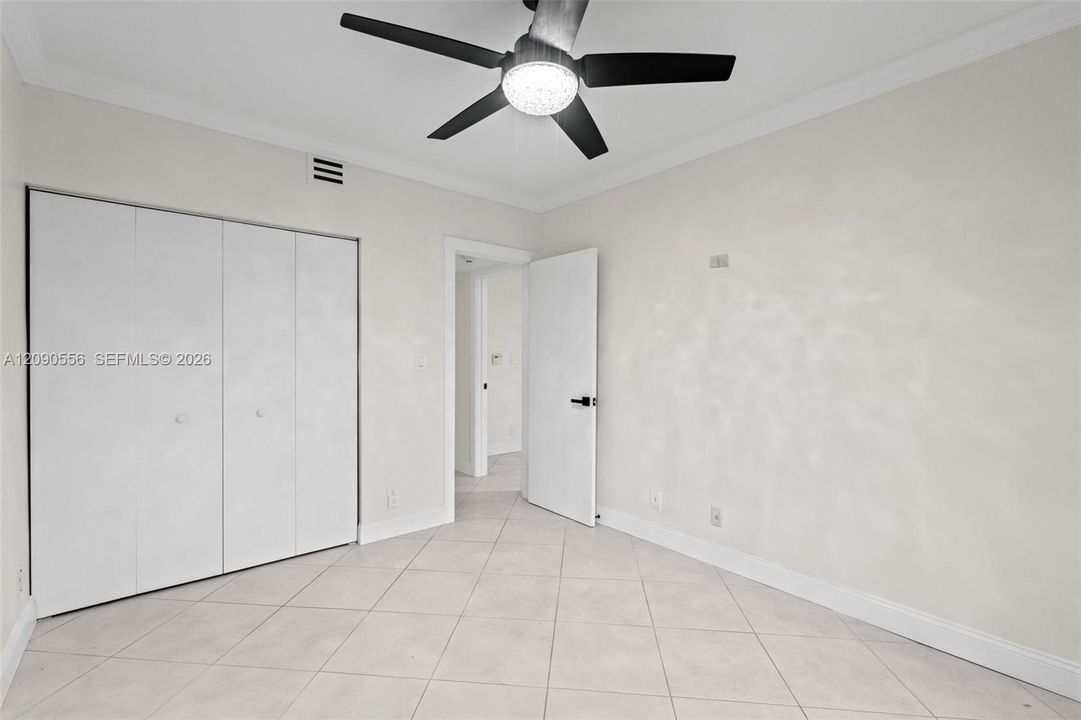For Sale: $419,900 (2 beds, 2 baths, 1300 Square Feet)