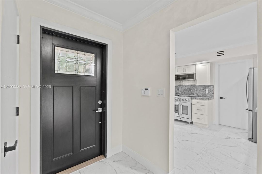 For Sale: $419,900 (2 beds, 2 baths, 1300 Square Feet)
