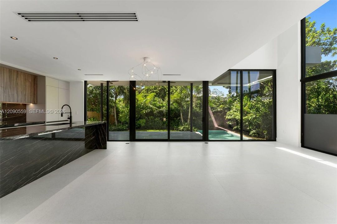 For Rent: $19,500 (4 beds, 4 baths, 2643 Square Feet)
