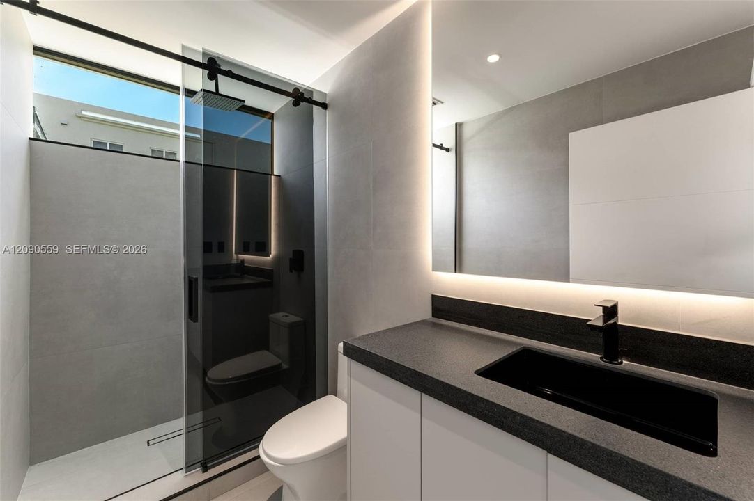 For Rent: $19,500 (4 beds, 4 baths, 2643 Square Feet)