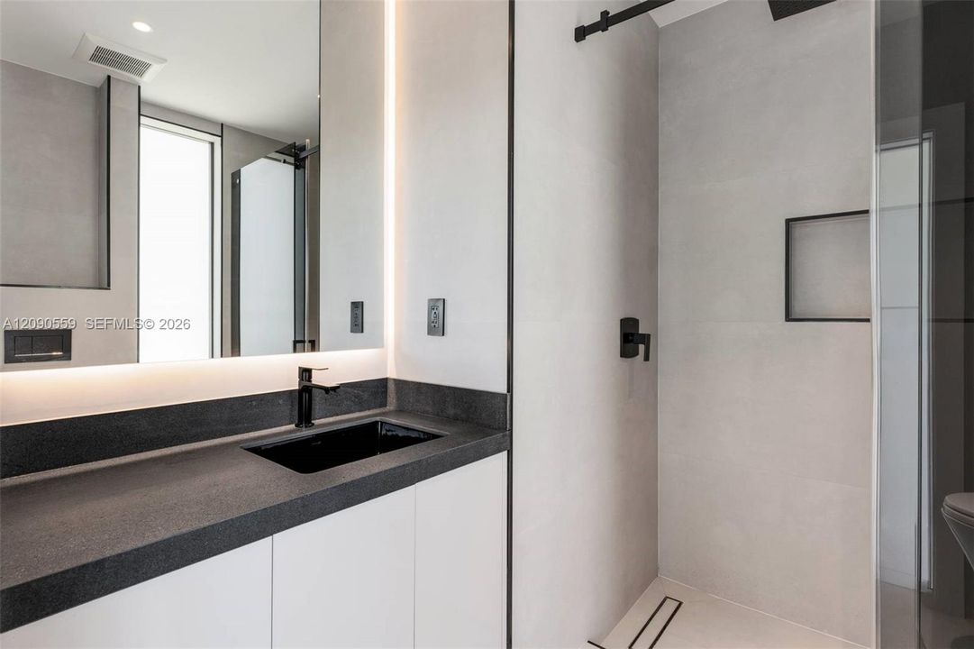 For Rent: $19,500 (4 beds, 4 baths, 2643 Square Feet)