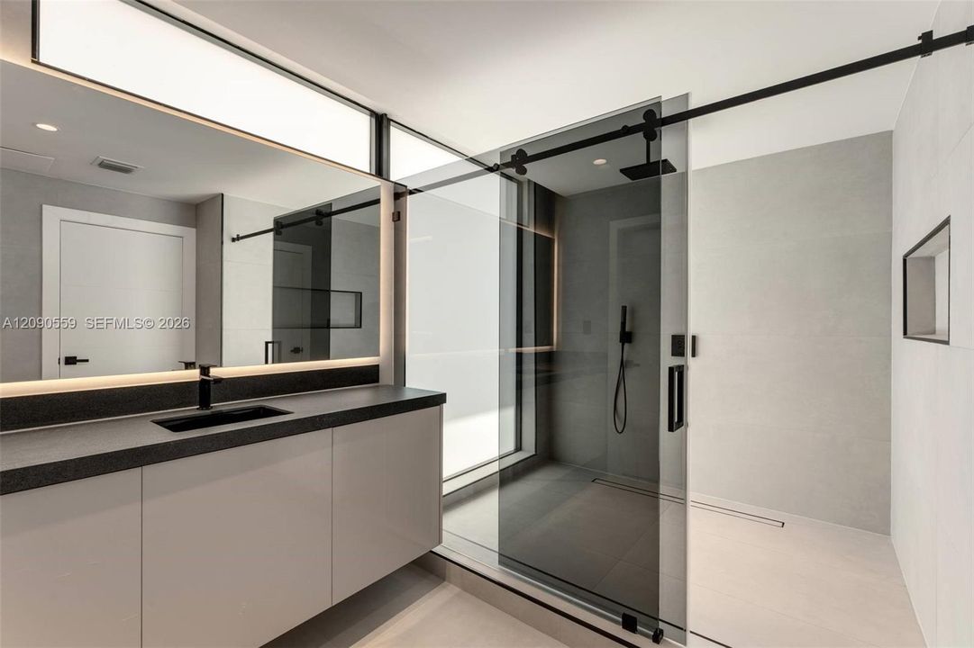For Rent: $19,500 (4 beds, 4 baths, 2643 Square Feet)