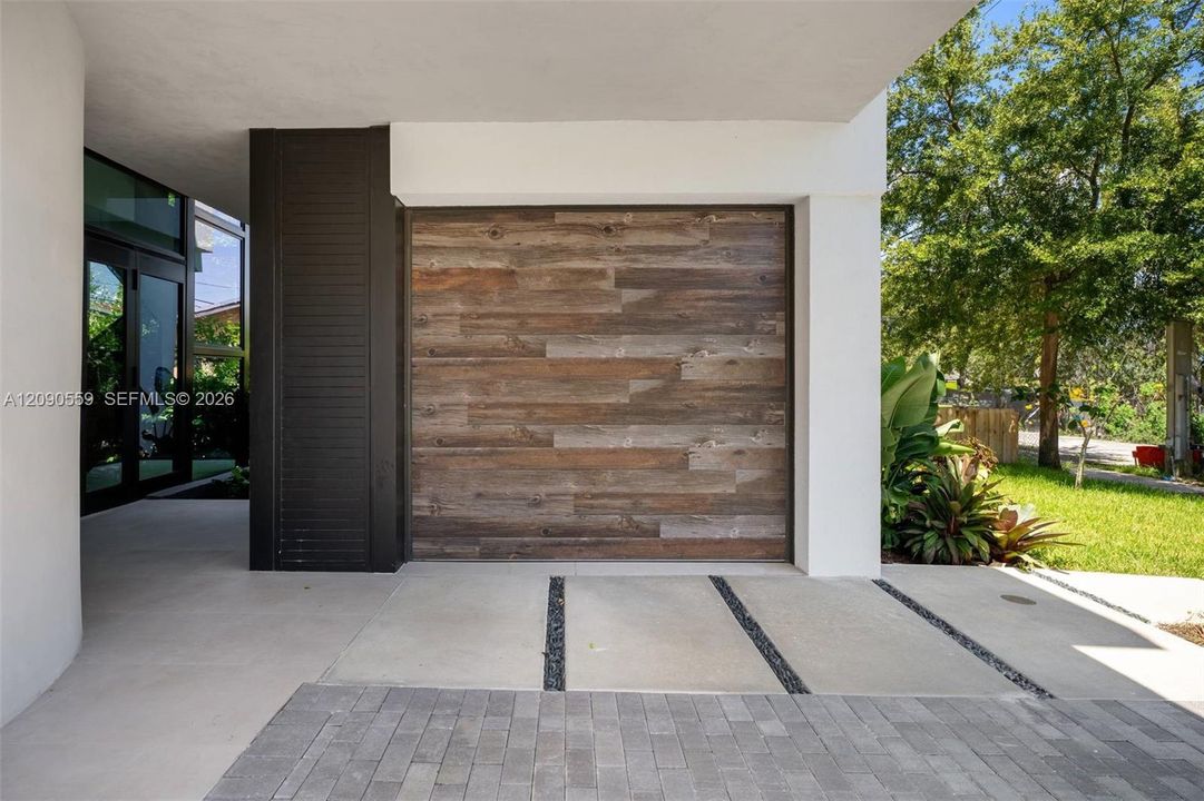 For Rent: $19,500 (4 beds, 4 baths, 2643 Square Feet)