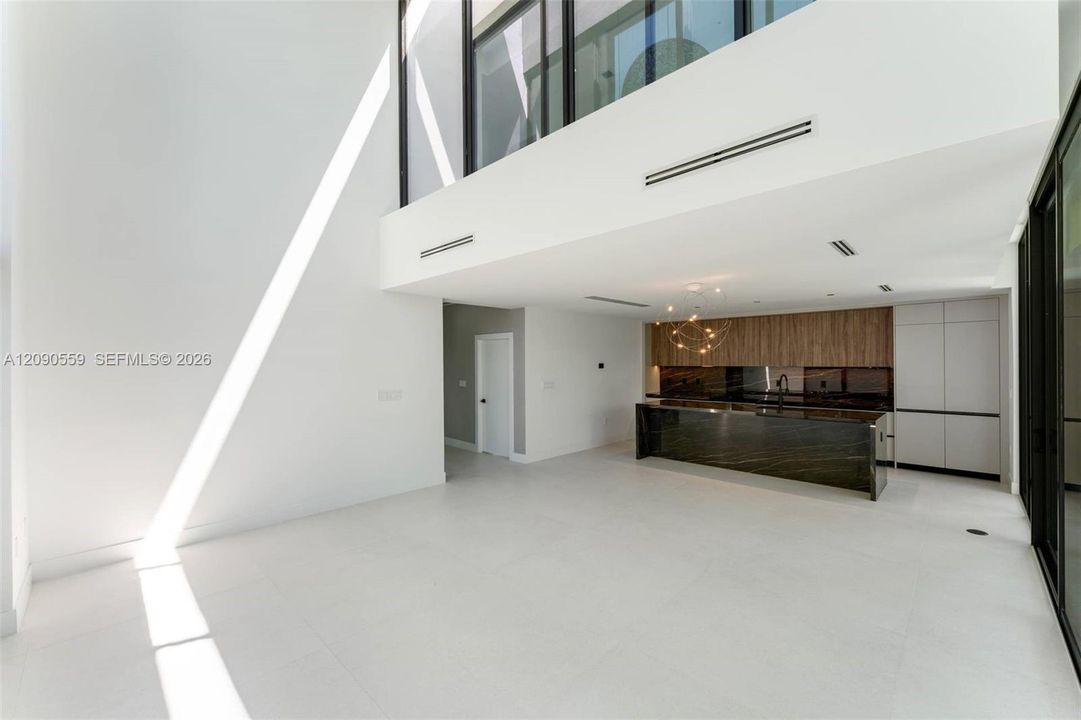 For Rent: $19,500 (4 beds, 4 baths, 2643 Square Feet)