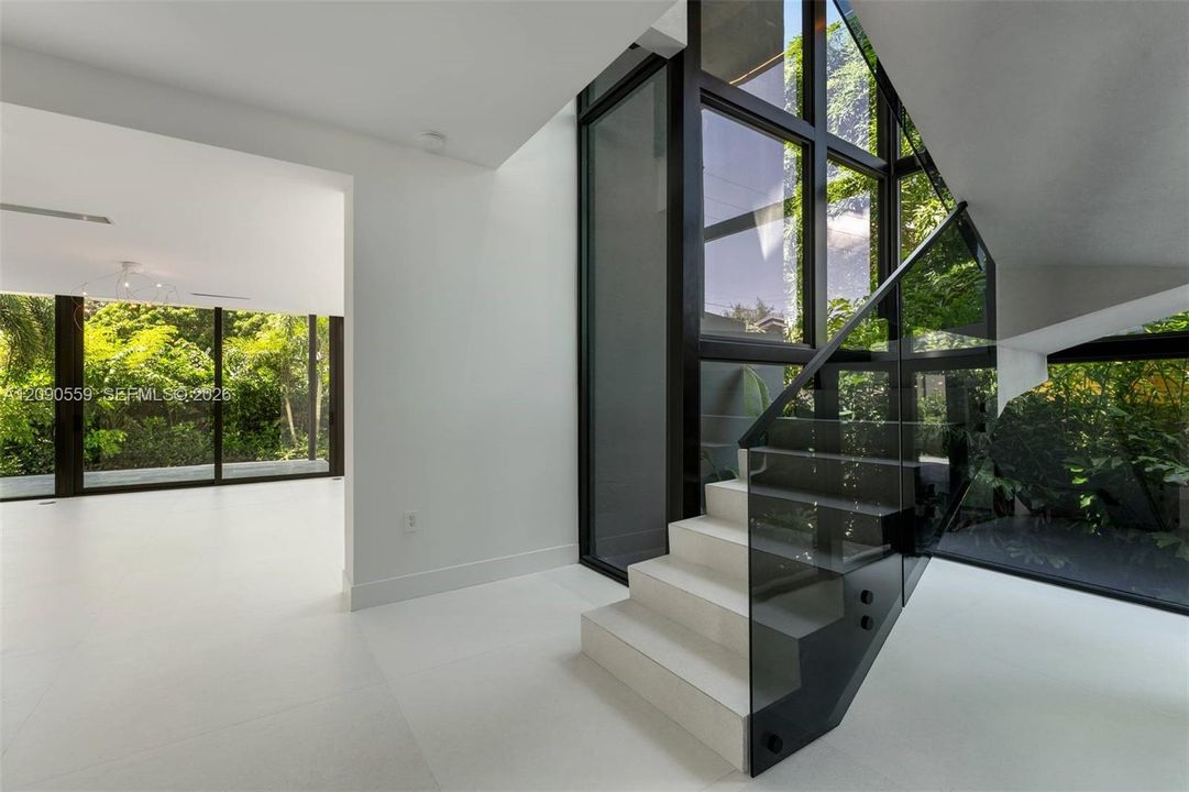 For Rent: $19,500 (4 beds, 4 baths, 2643 Square Feet)