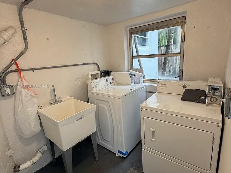 For Rent: $1,661 (0 beds, 1 baths, 465 Square Feet)