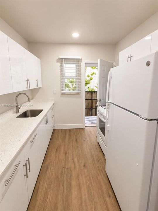 For Rent: $1,661 (0 beds, 1 baths, 465 Square Feet)