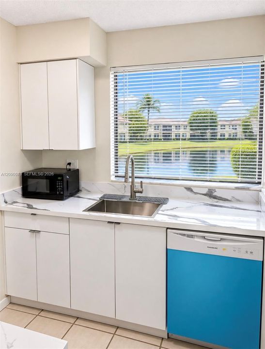 For Rent: $1,650 (1 beds, 1 baths, 685 Square Feet)
