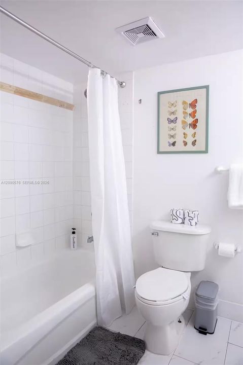 В аренду: $2,800 (0 спален, 1 ванн, 425 Квадратных фут)