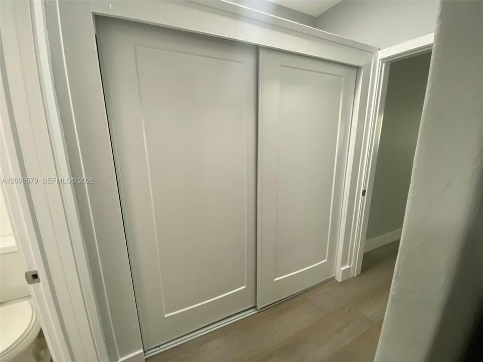 For Rent: $1,650 (0 beds, 1 baths, 420 Square Feet)