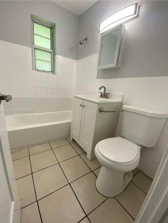 For Rent: $1,650 (0 beds, 1 baths, 420 Square Feet)
