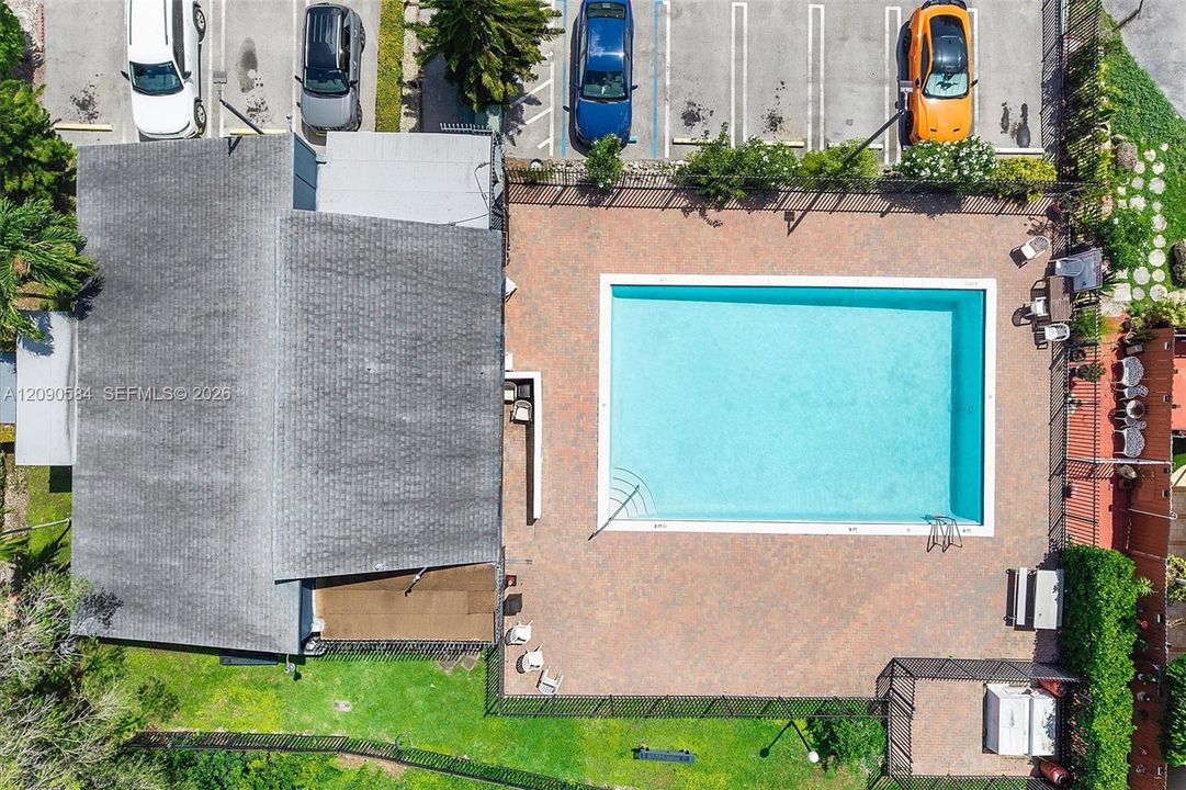 На продажу: $315,000 (2 спален, 2 ванн, 948 Квадратных фут)