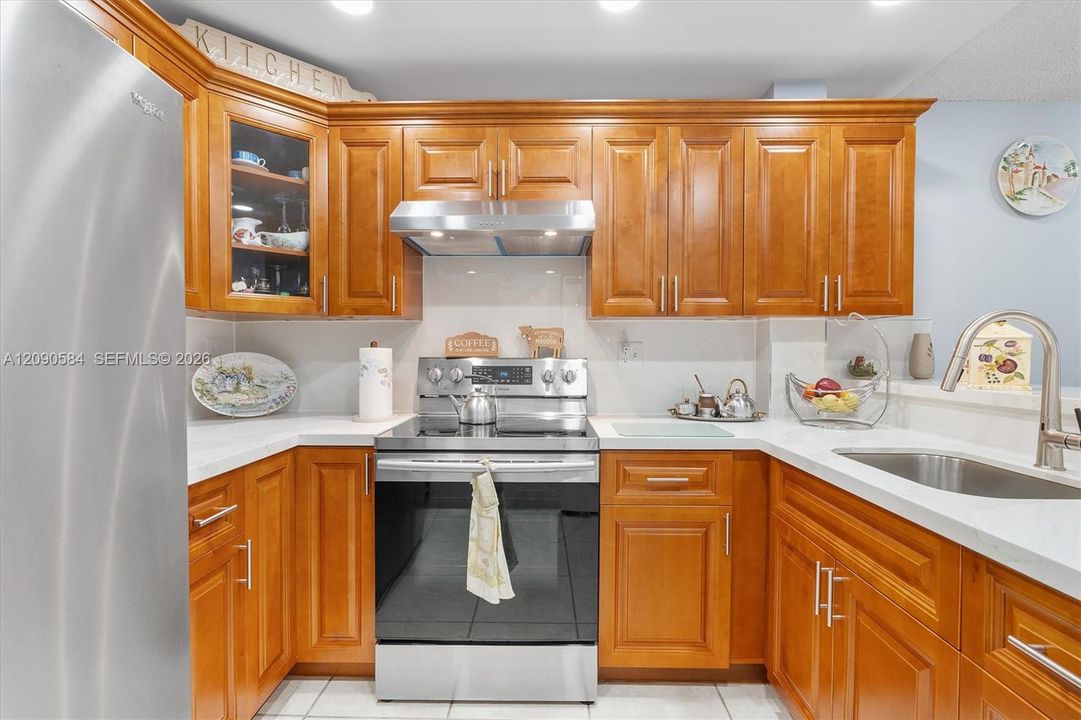 На продажу: $315,000 (2 спален, 2 ванн, 948 Квадратных фут)
