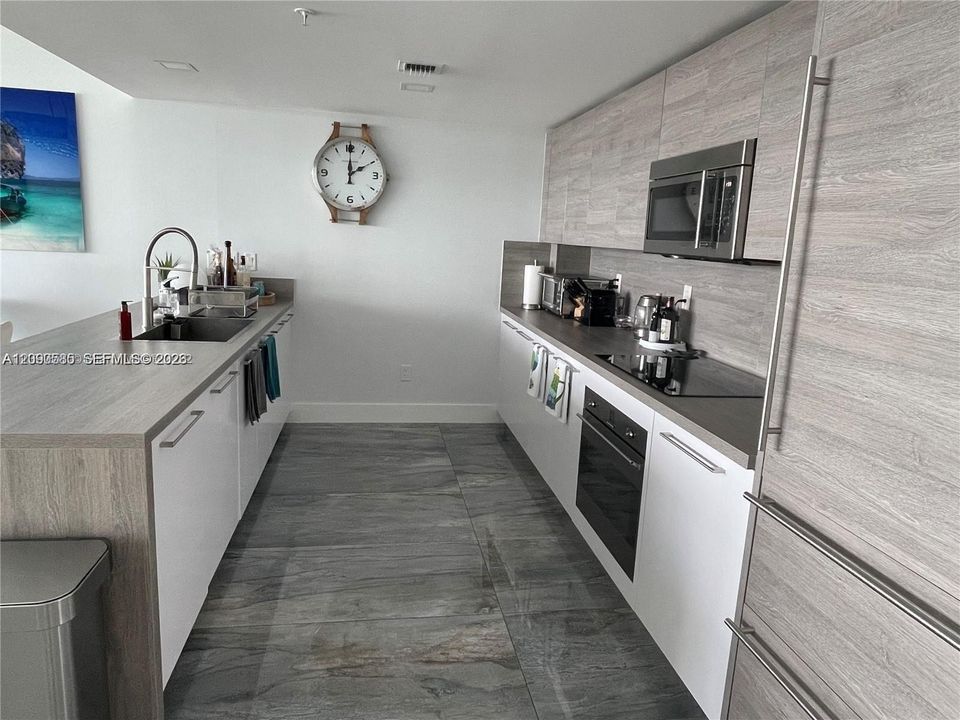 В аренду: $6,800 (3 спален, 2 ванн, 1705 Квадратных фут)