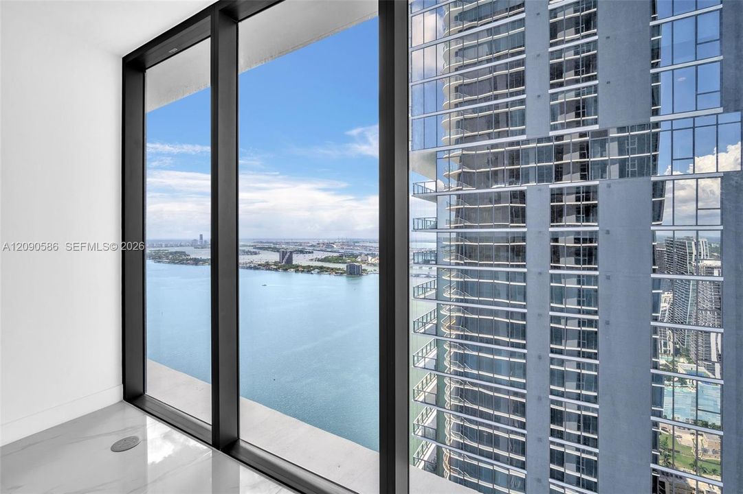 For Sale: $3,495,000 (4 beds, 5 baths, 2813 Square Feet)