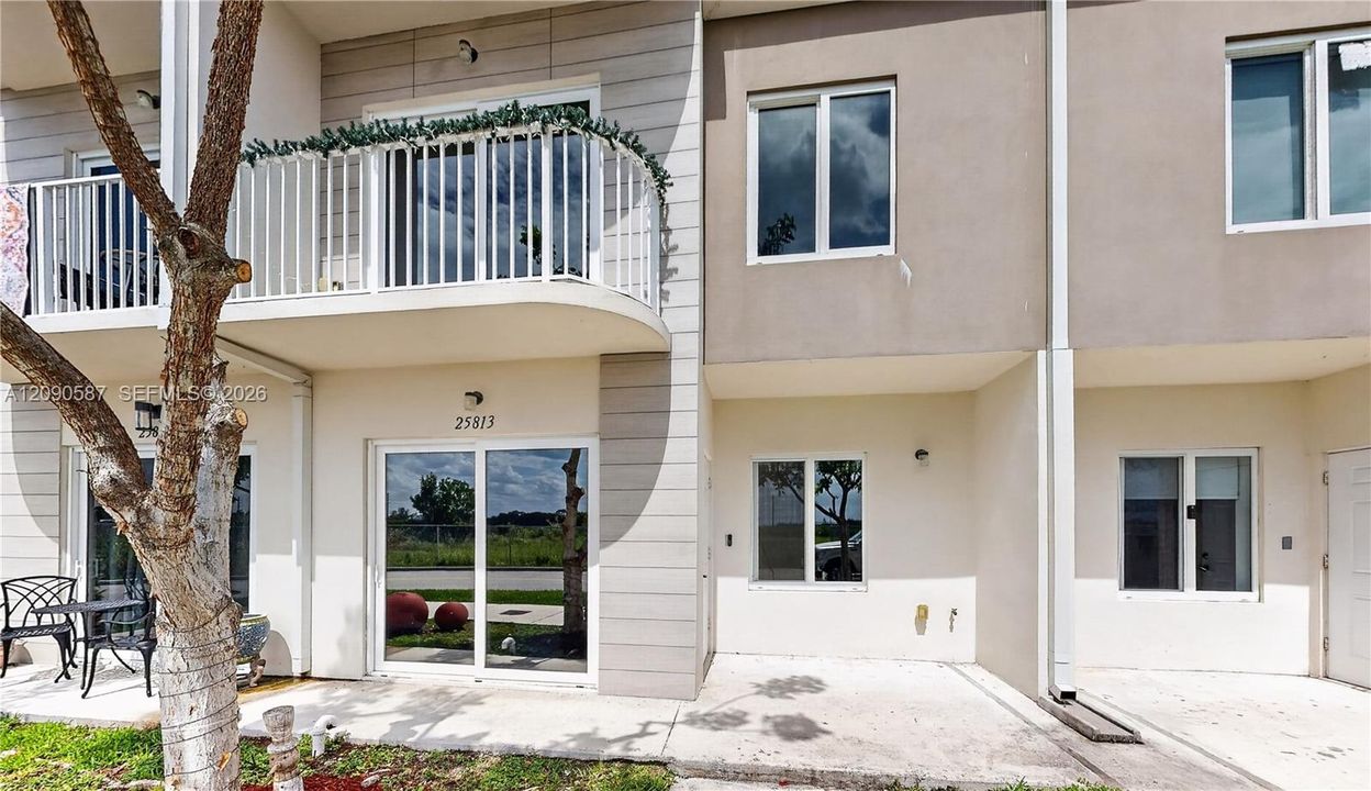 На продажу: $419,000 (4 спален, 3 ванн, 1398 Квадратных фут)