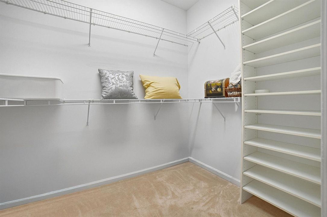 14-Bedroom1-Closet