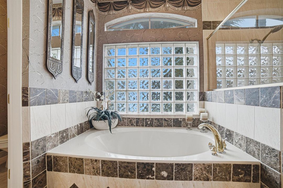 26-Bedroom1-Bathroom-C