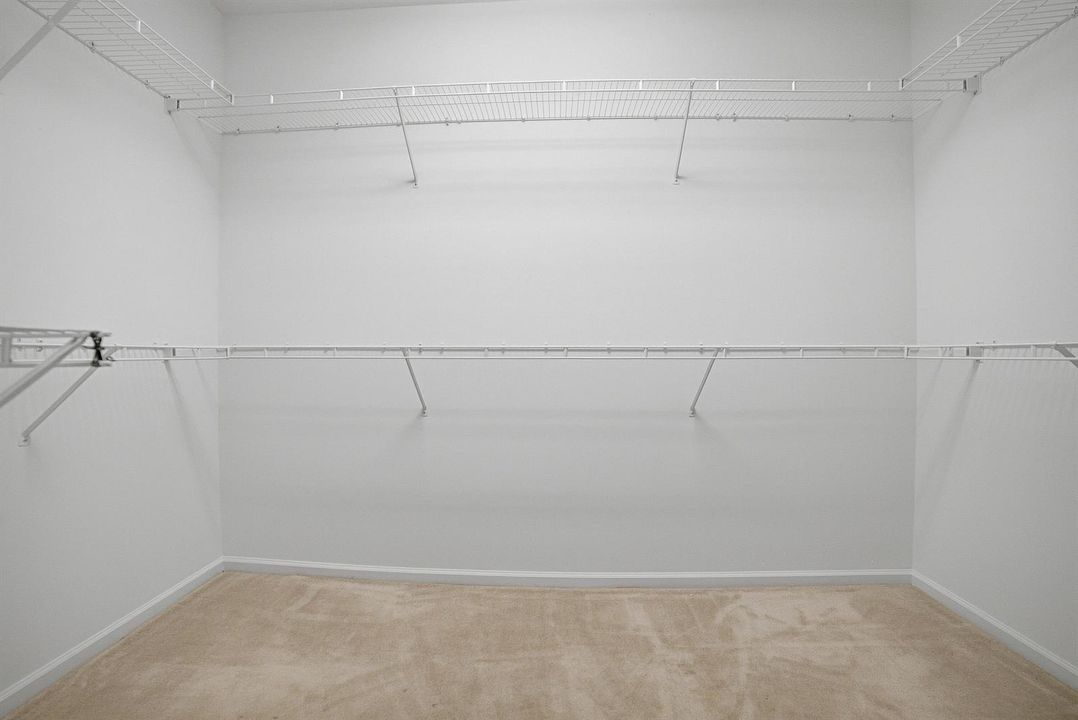 15-Bedroom1-Closet-B