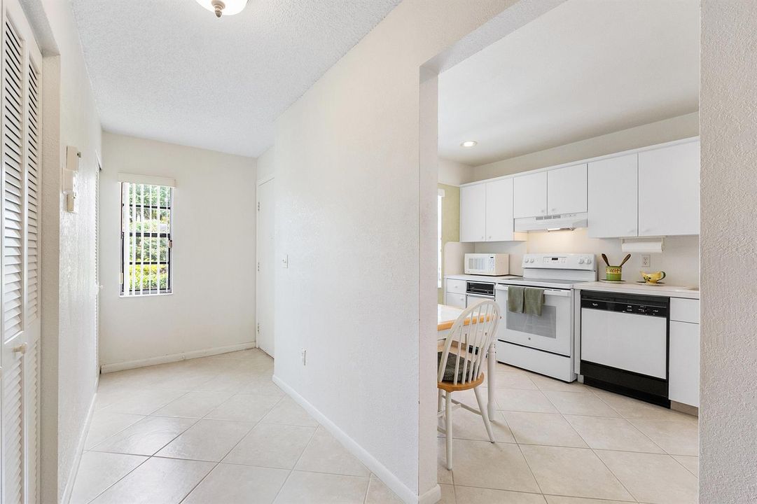 9283 Vista Del Lago_005