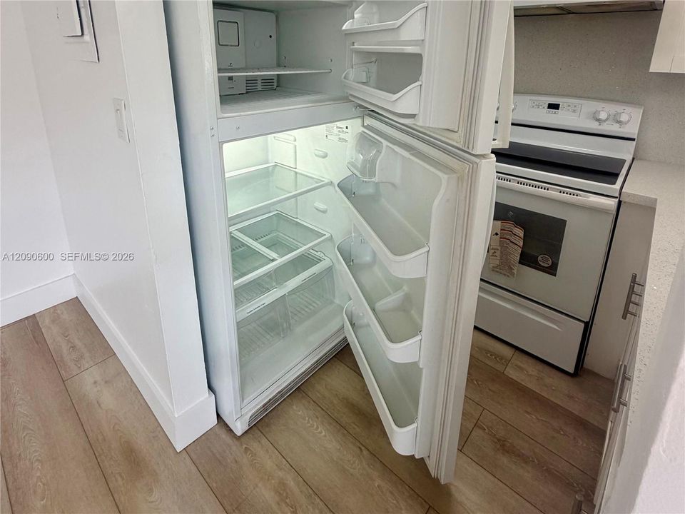 For Rent: $1,900 (1 beds, 1 baths, 3508 Square Feet)