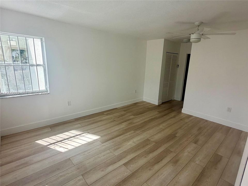 For Rent: $1,900 (1 beds, 1 baths, 3508 Square Feet)