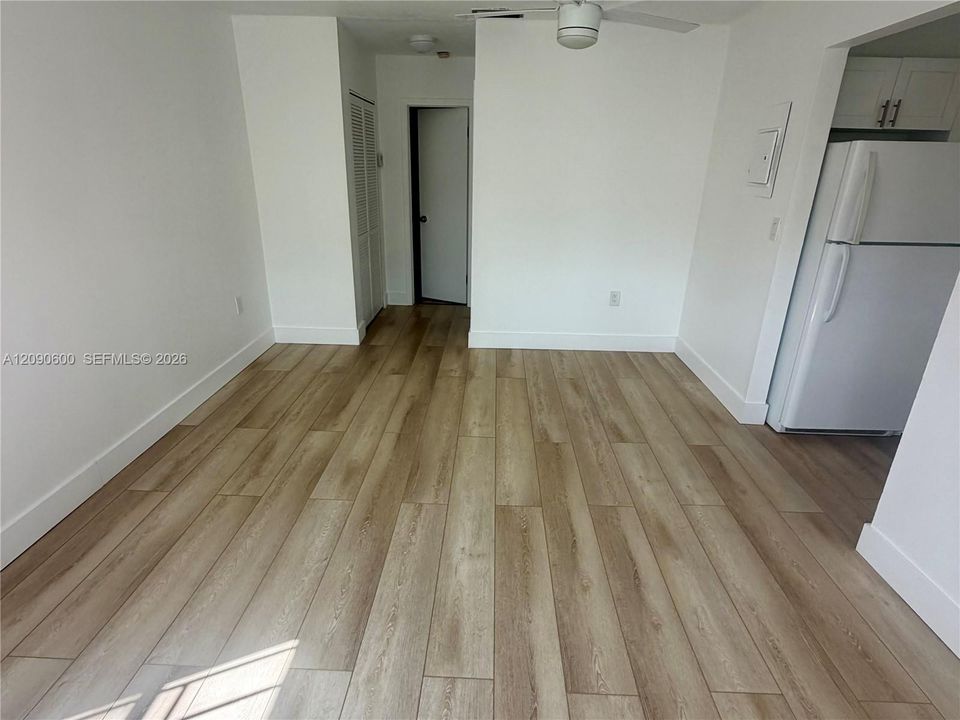 For Rent: $1,900 (1 beds, 1 baths, 3508 Square Feet)