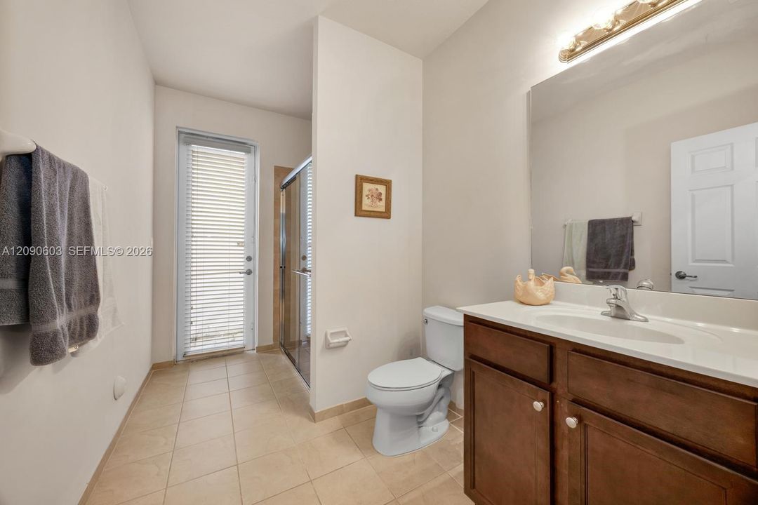 En Venta: $975,000 (5 camas, 4 baños, 3080 Pies cuadrados)