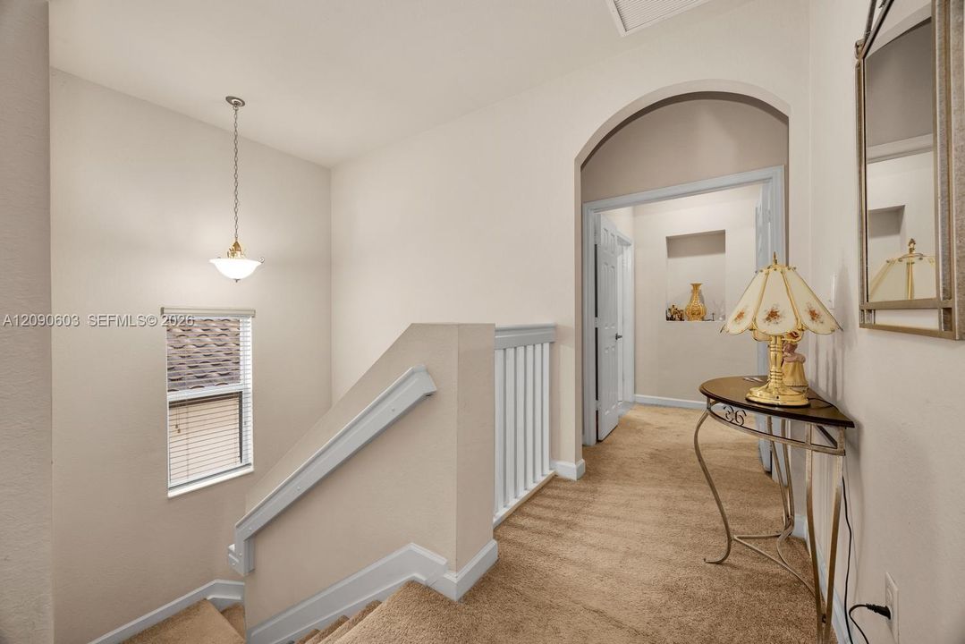 En Venta: $975,000 (5 camas, 4 baños, 3080 Pies cuadrados)