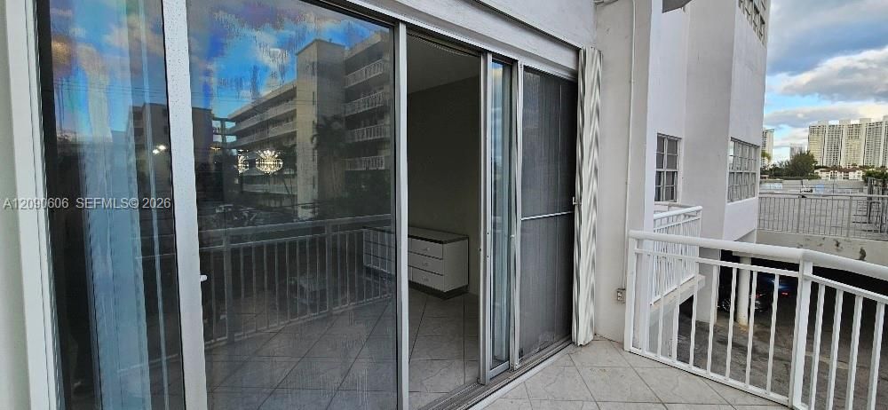 На продажу: $180,000 (1 спален, 1 ванн, 1005 Квадратных фут)