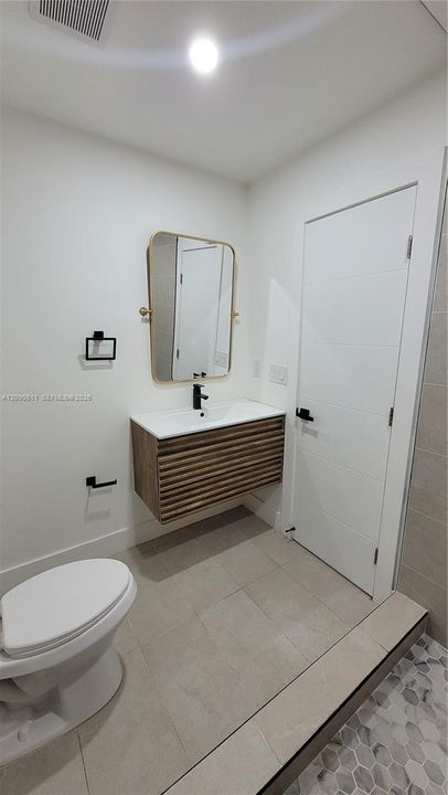 В аренду: $2,100 (2 спален, 1 ванн, 0 Квадратных фут)