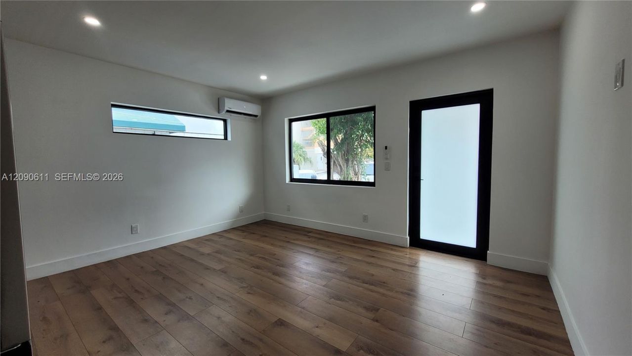 В аренду: $2,100 (2 спален, 1 ванн, 0 Квадратных фут)
