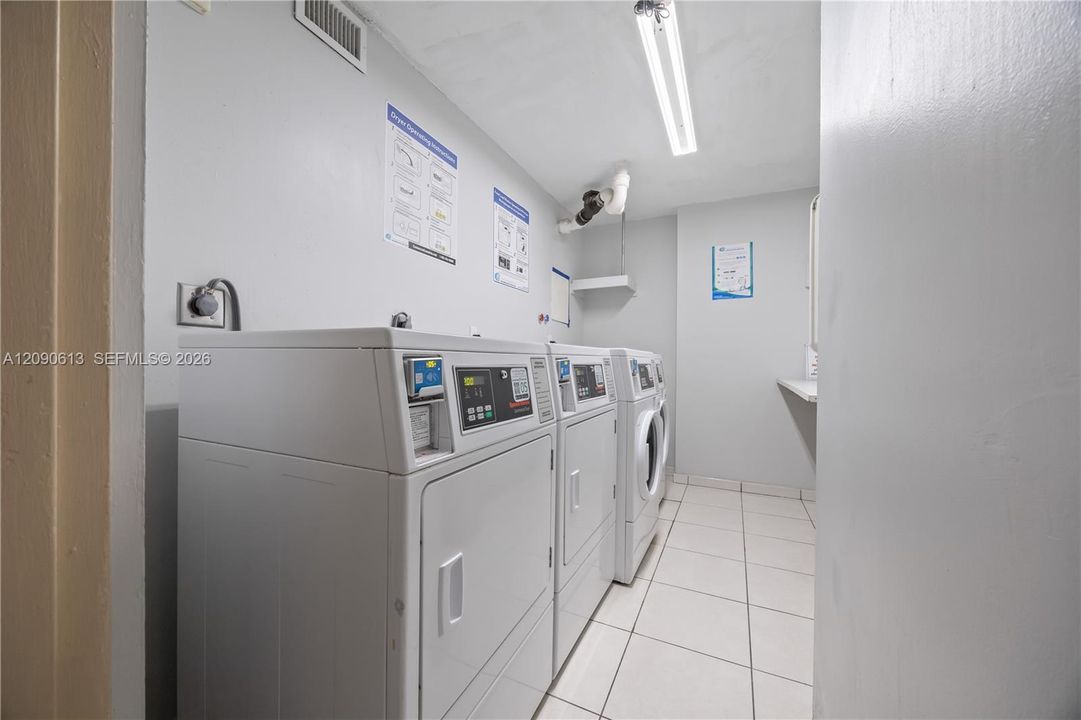 En Venta: $350,000 (2 camas, 2 baños, 1087 Pies cuadrados)