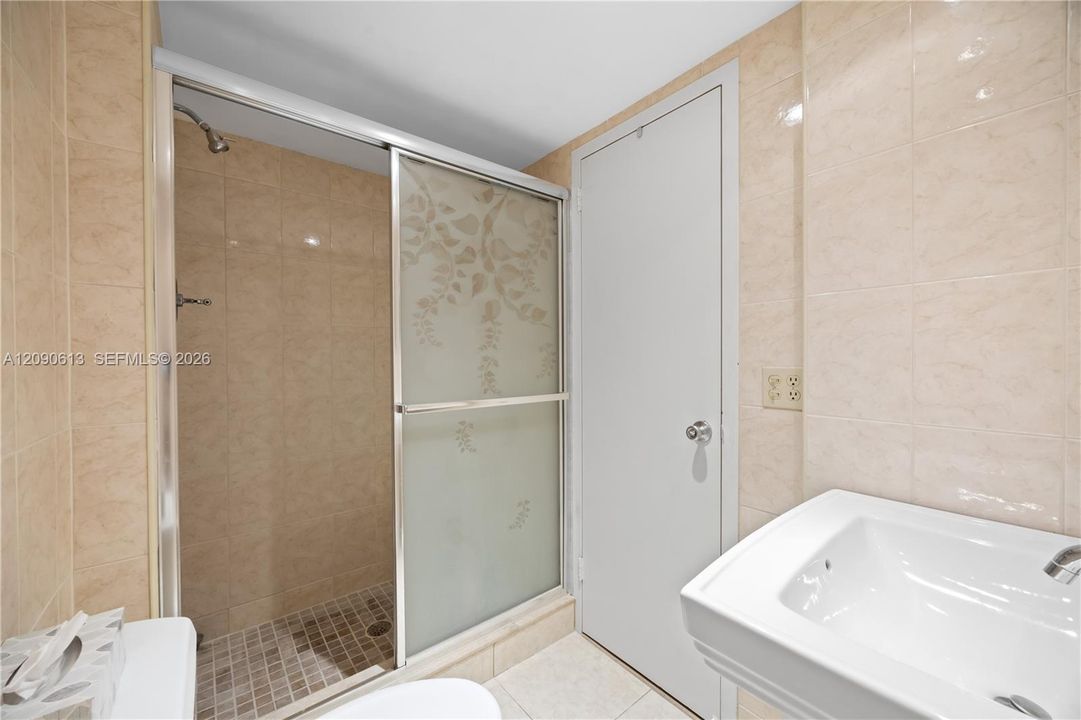 En Venta: $350,000 (2 camas, 2 baños, 1087 Pies cuadrados)