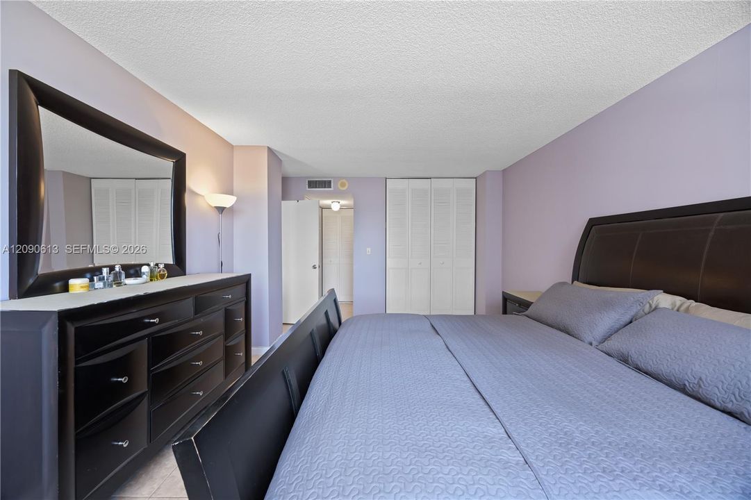 En Venta: $350,000 (2 camas, 2 baños, 1087 Pies cuadrados)