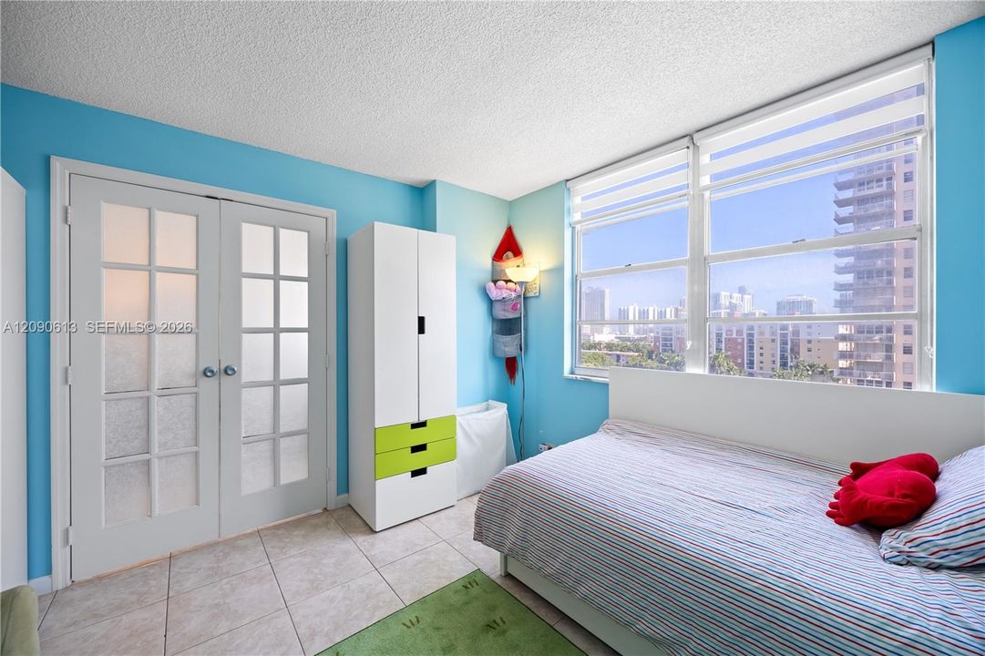 En Venta: $350,000 (2 camas, 2 baños, 1087 Pies cuadrados)