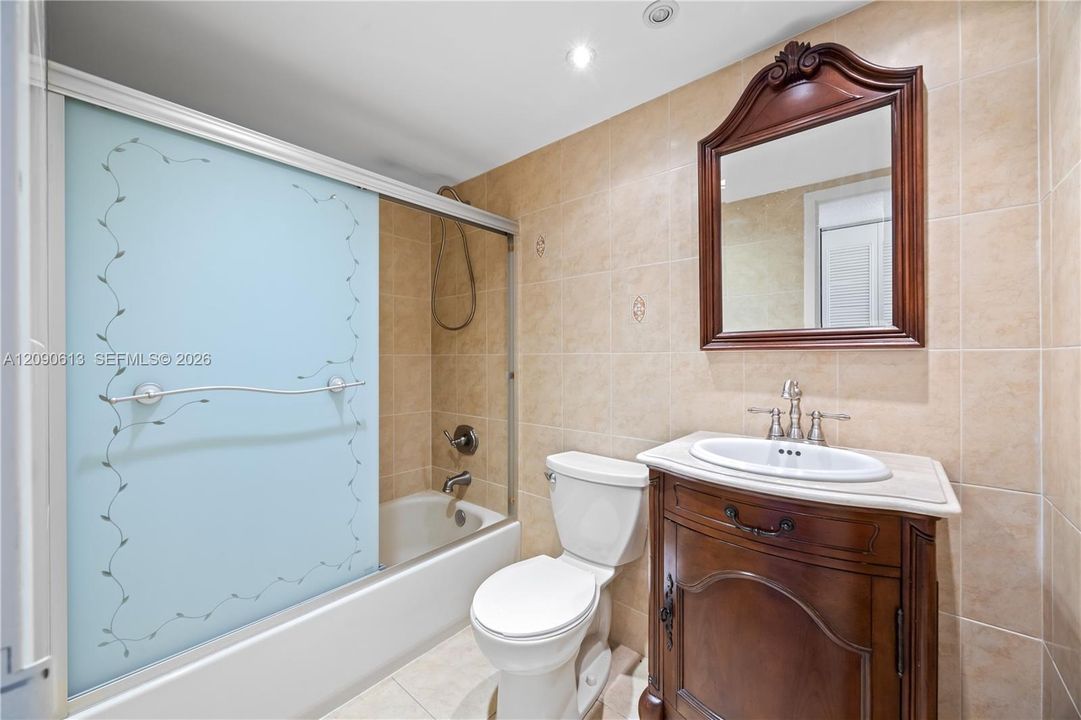 En Venta: $350,000 (2 camas, 2 baños, 1087 Pies cuadrados)