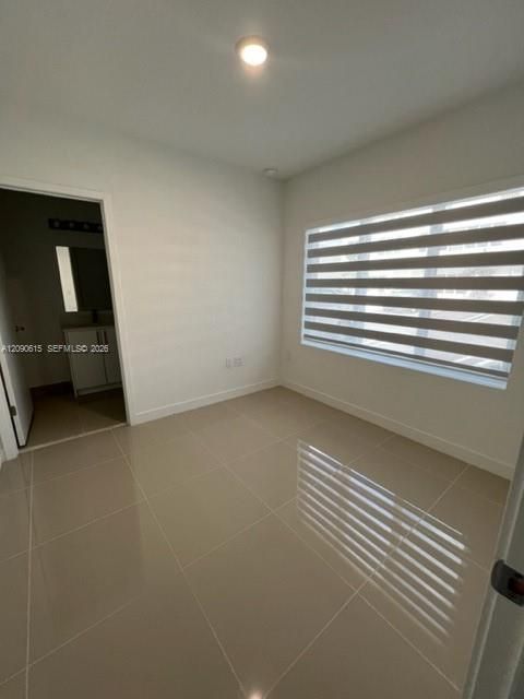 For Rent: $2,950 (4 beds, 3 baths, 1398 Square Feet)