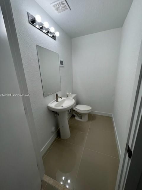 For Rent: $2,950 (4 beds, 3 baths, 1398 Square Feet)