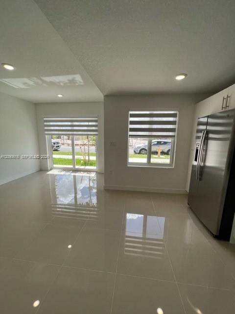For Rent: $2,950 (4 beds, 3 baths, 1398 Square Feet)