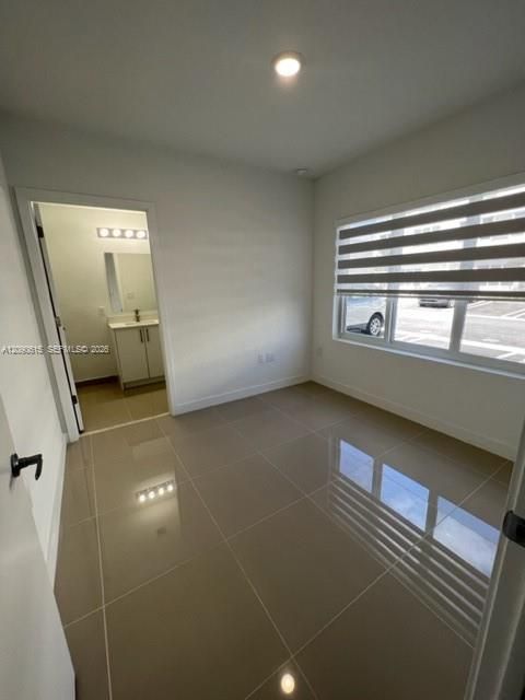 For Rent: $2,950 (4 beds, 3 baths, 1398 Square Feet)