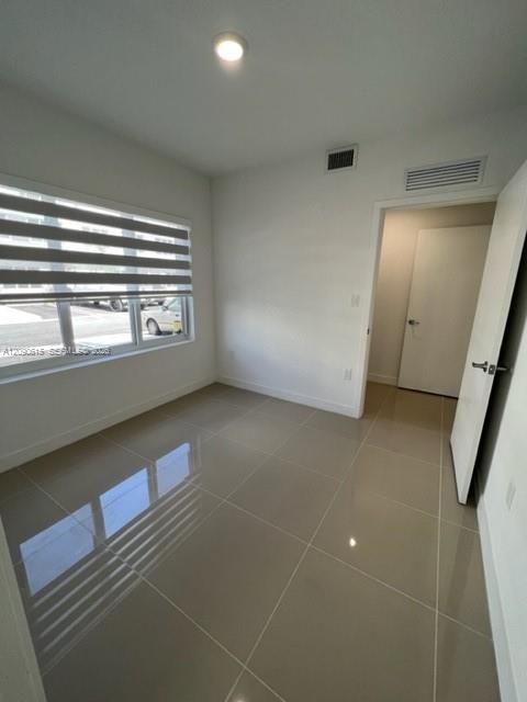 For Rent: $2,950 (4 beds, 3 baths, 1398 Square Feet)