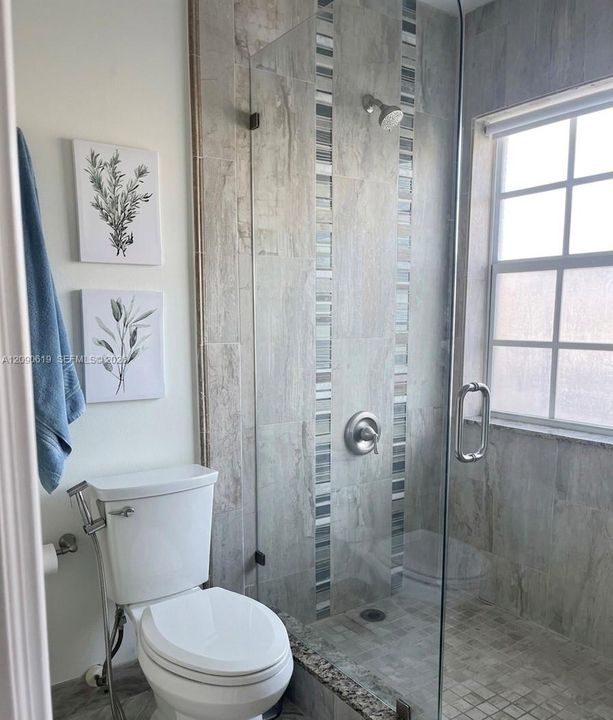For Rent: $2,400 (2 beds, 2 baths, 1020 Square Feet)